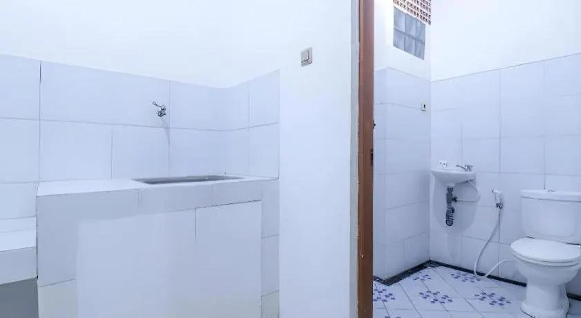 Oyo 1755 De'Balcon Accomodation Near Ngurah Rai Airport Ubud  2*, Ubud (Bali)